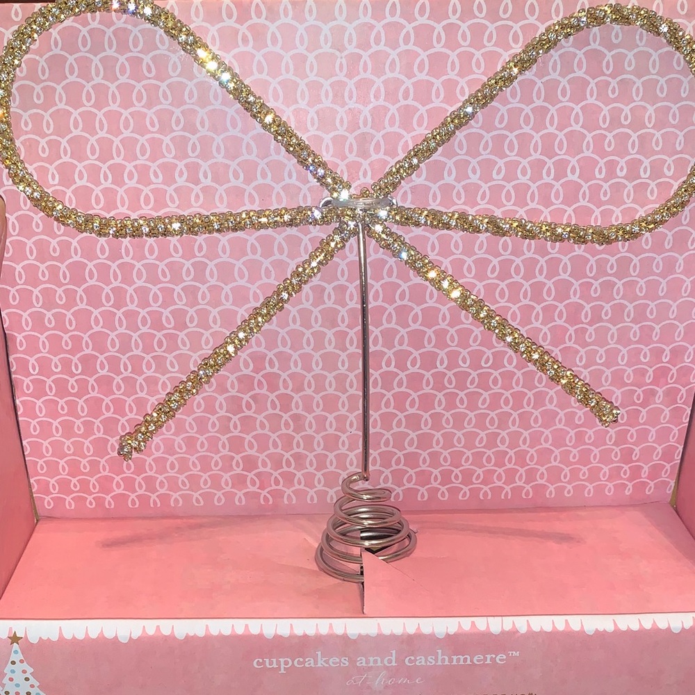 🆕- Cupcakes& Cashmere Gold Encrusted Bow Tree Topper - Picture 6 of 7